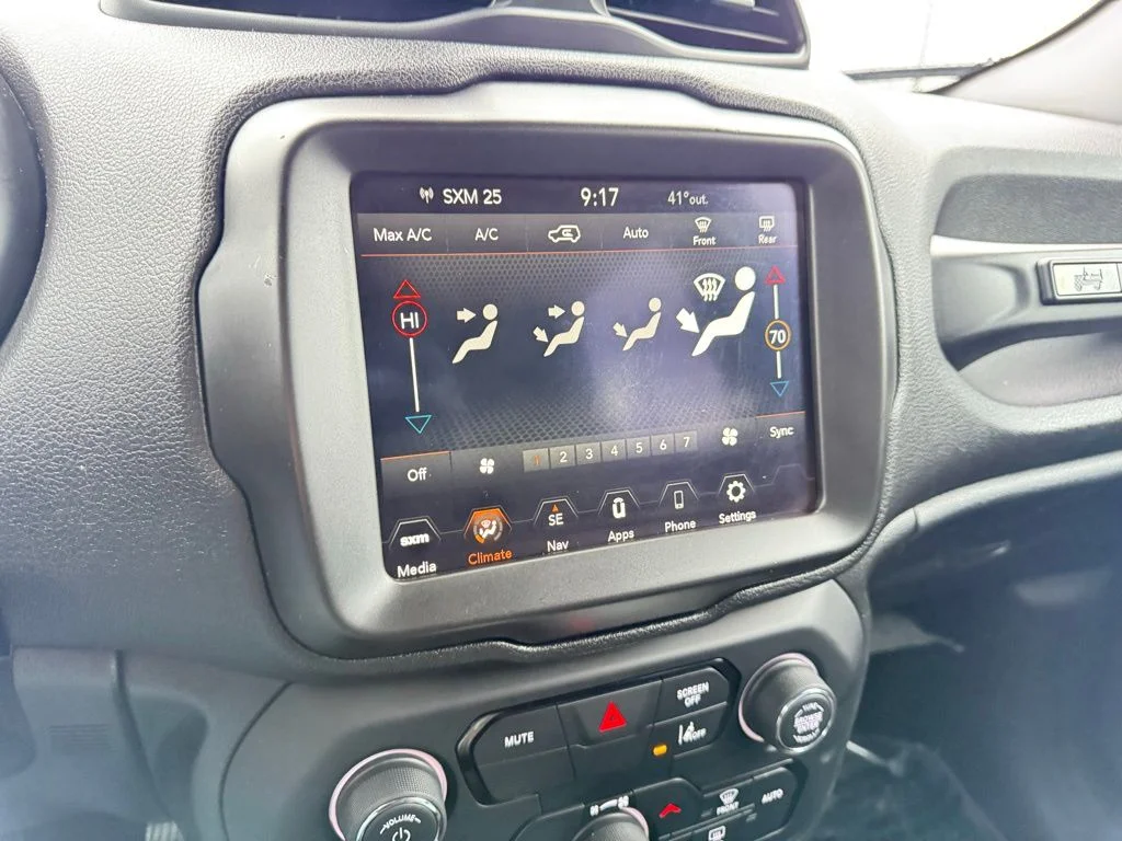 Used 2021 Gray Jeep Latitude image 29