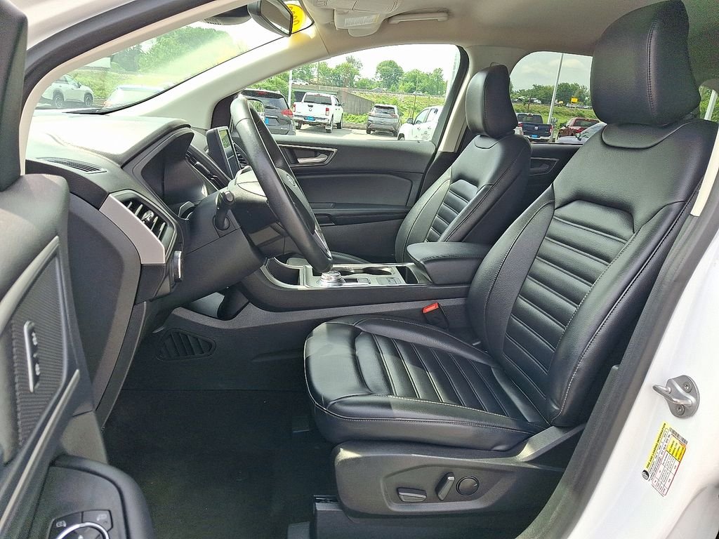 Used 2022  Ford SEL image 14