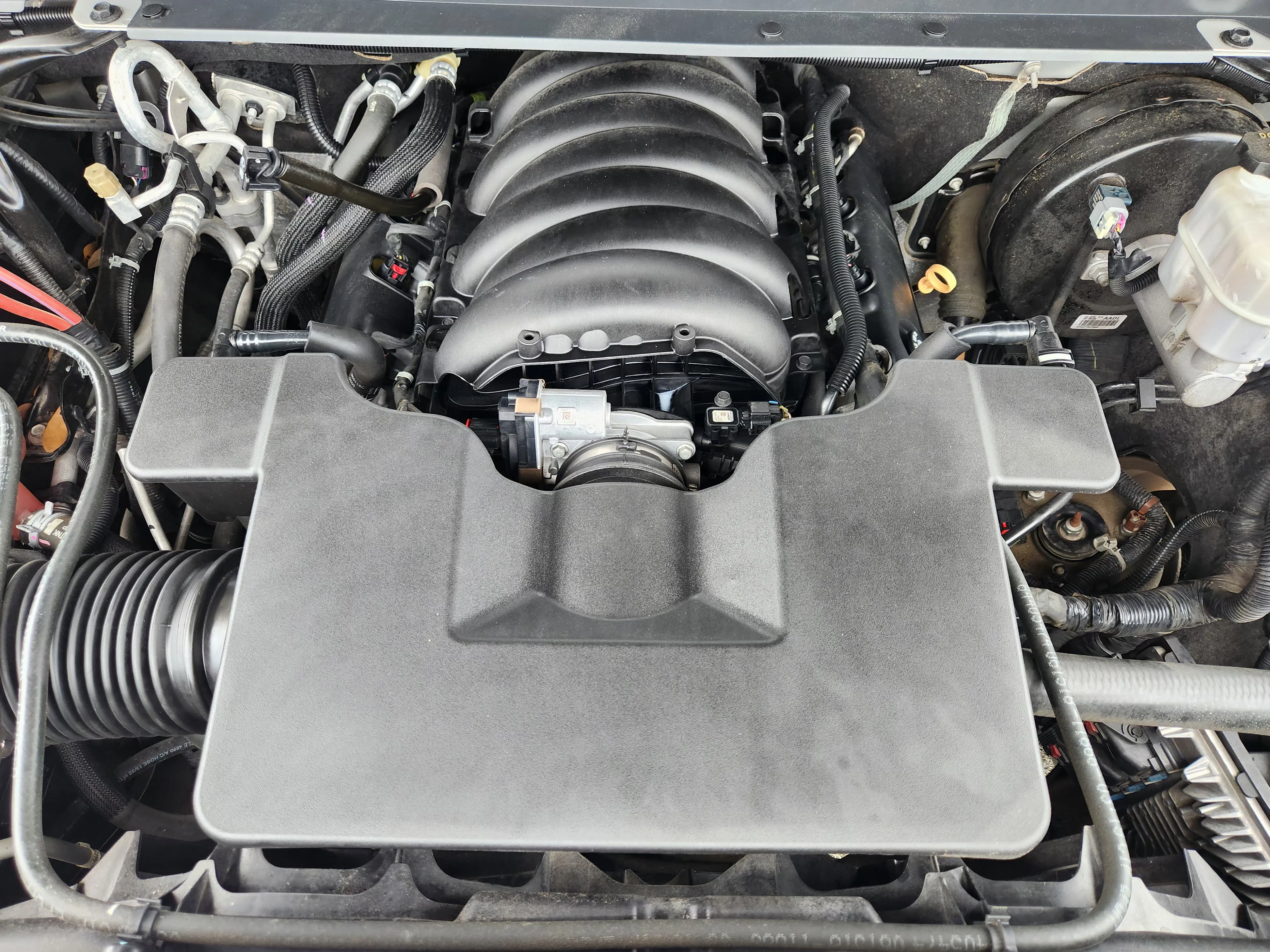 Used 2018 Silver Ice Metallic Chevrolet LT image 31