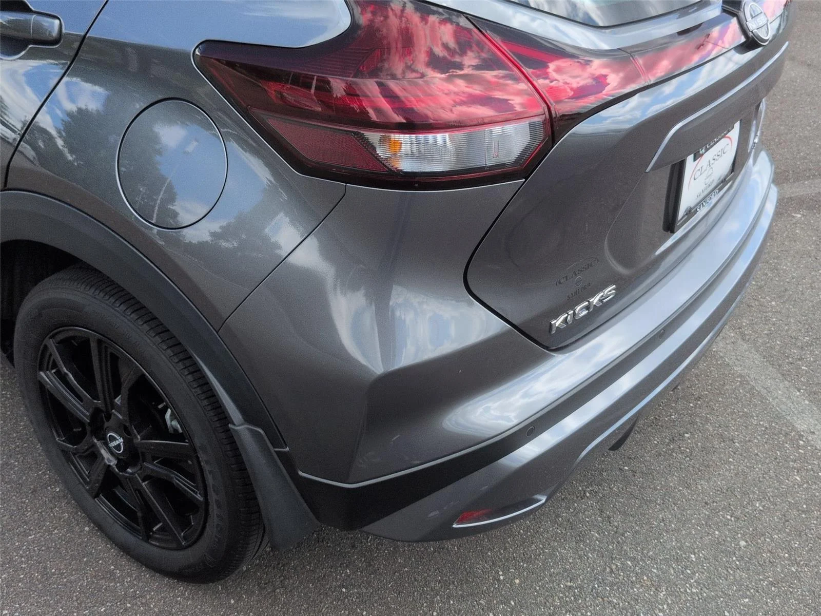 Used 2024 Gun Metallic Nissan SR image 12