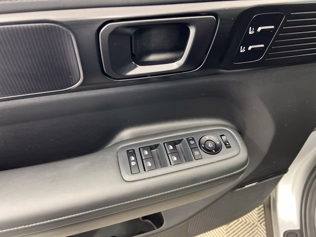 Used 2025 Silver Hyundai Calligraphy image 15