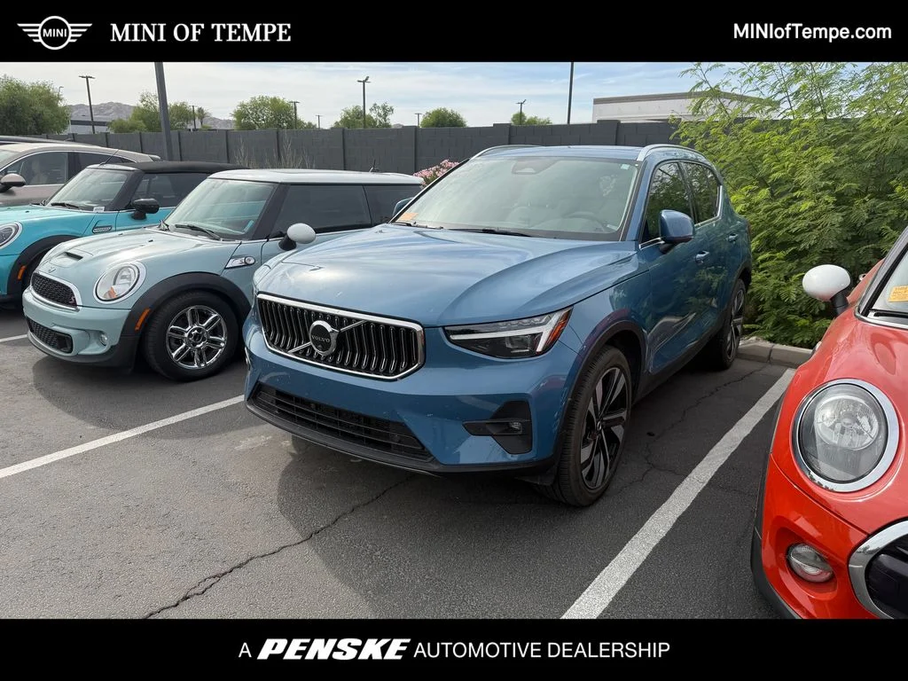 2024 Volvo XC40 B5 Plus Bright AWD's photo