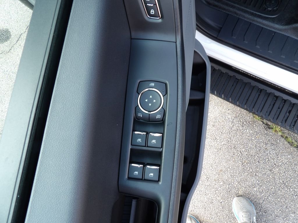 New 2026 Oxford White Ford F-250® XL image 10