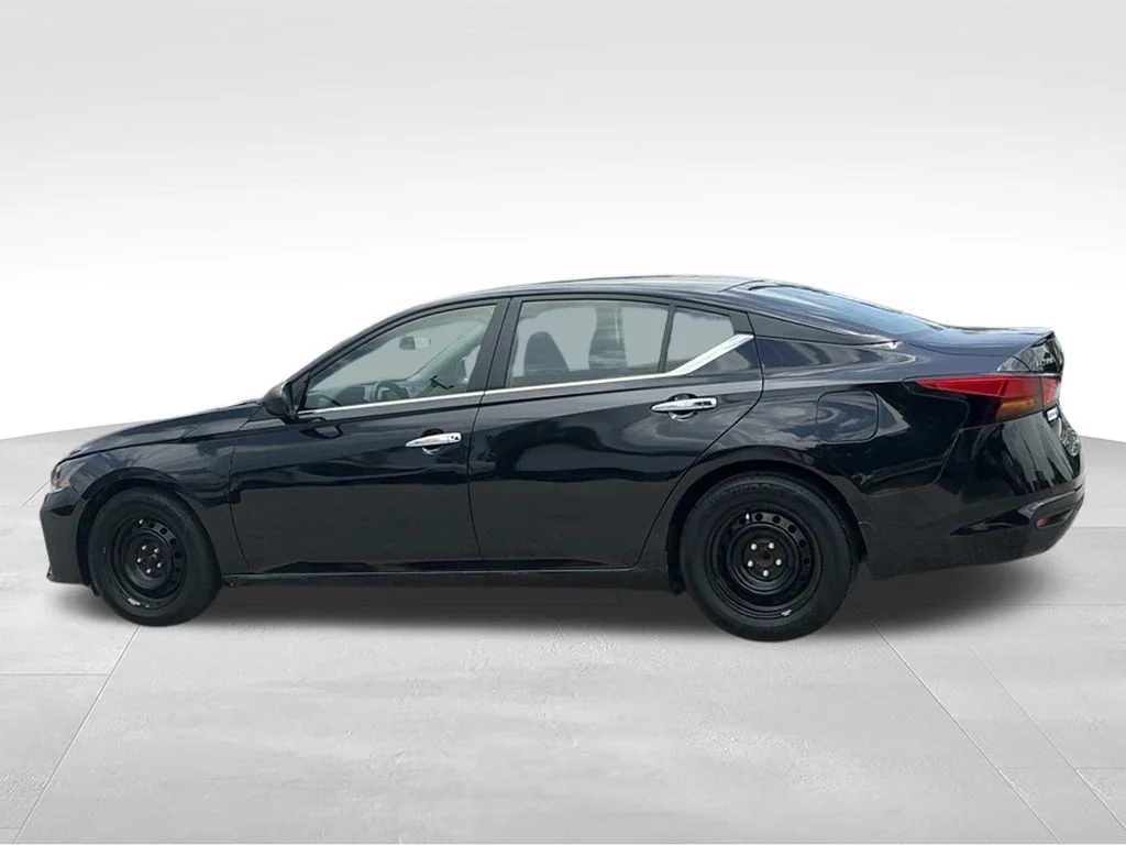Used 2024 Black Nissan 2.5 S image 4