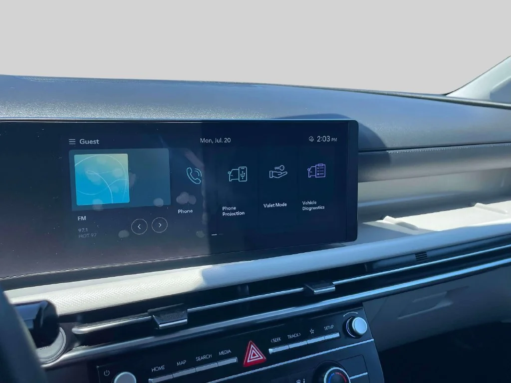 Certified Used 2025 Green Hyundai SE image 25