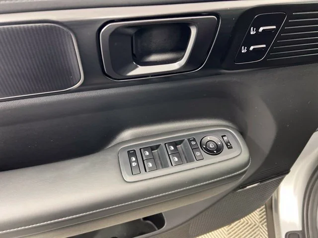 Used 2025 Silver Hyundai Calligraphy image 15