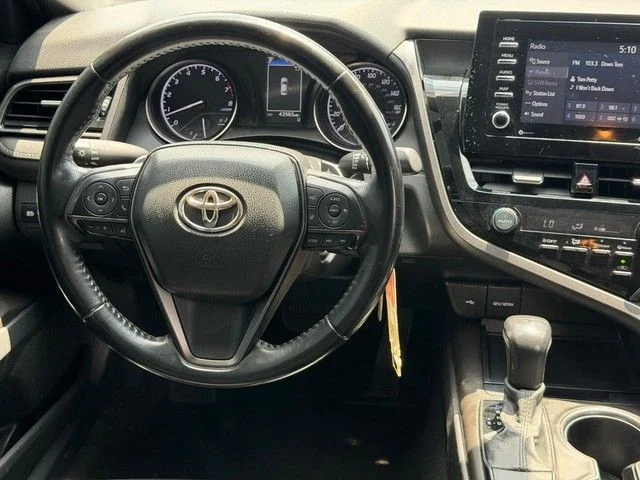 2021 Toyota Camry SE - Photo 11