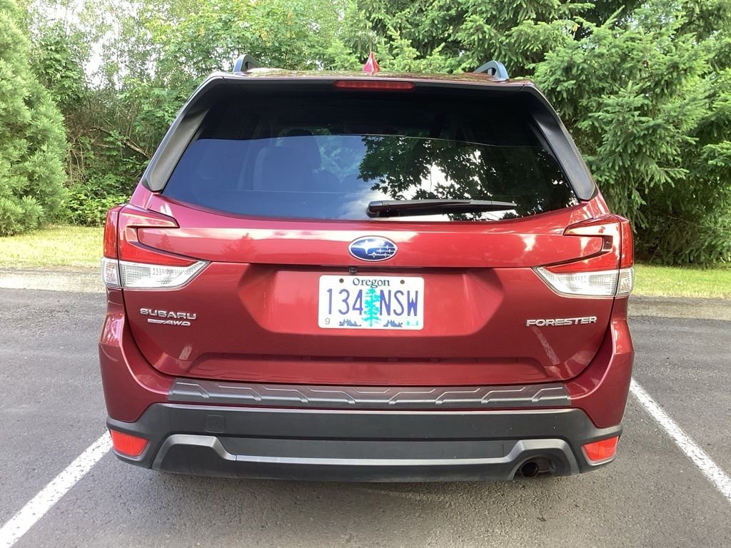 Used 2022 Red Subaru Premium image 20