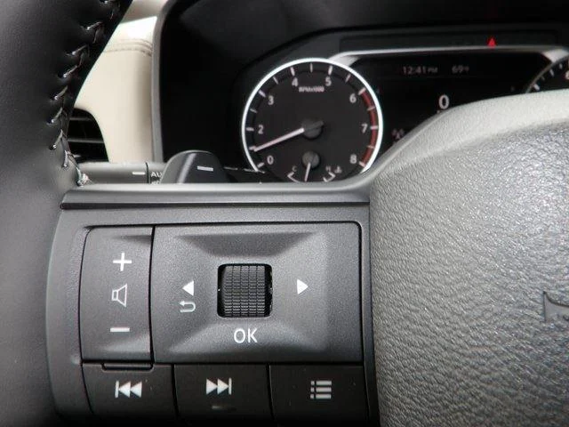 2025 Nissan Rogue SV - Photo 28