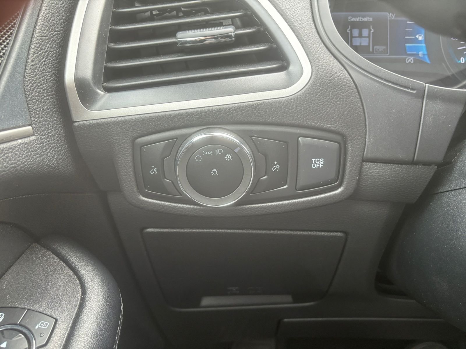 Used 2024 White Ford SEL image 21