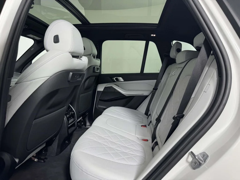 Certified Used 2023 White BMW xDrive40i image 33