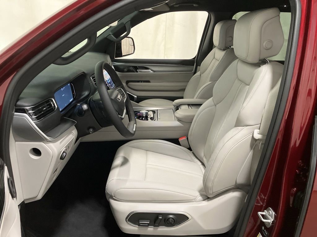 New 2026 Velvet Red Pearl-Coat Exterior Paint Jeep Limited Altitude image 11