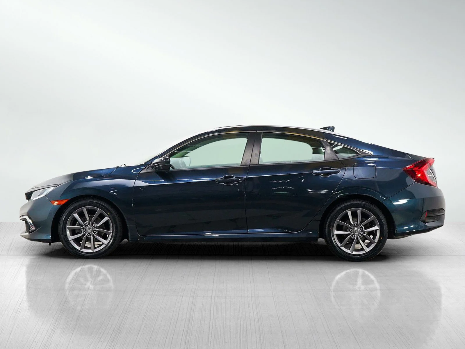 Used 2021 Honda Civic EX with VIN 19XFC1F30ME001395 for sale in Burnsville, Minnesota