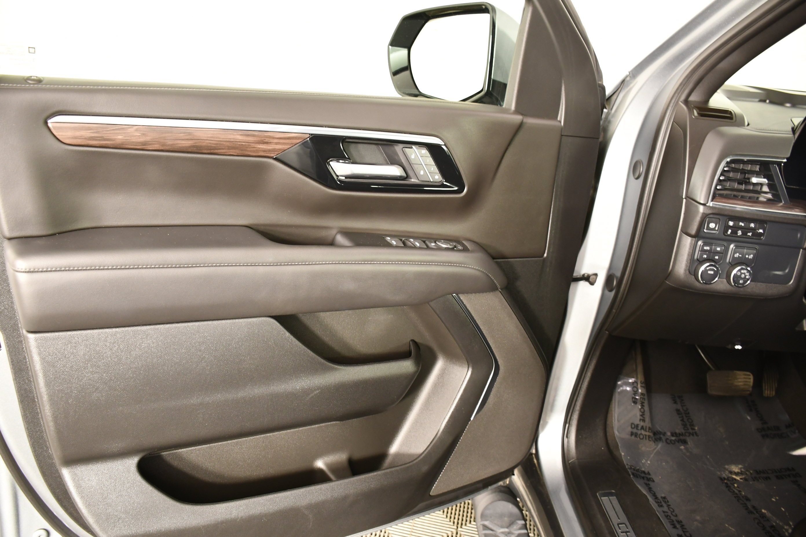 Used 2025 Sterling Gray Metallic Chevrolet Z71 image 39