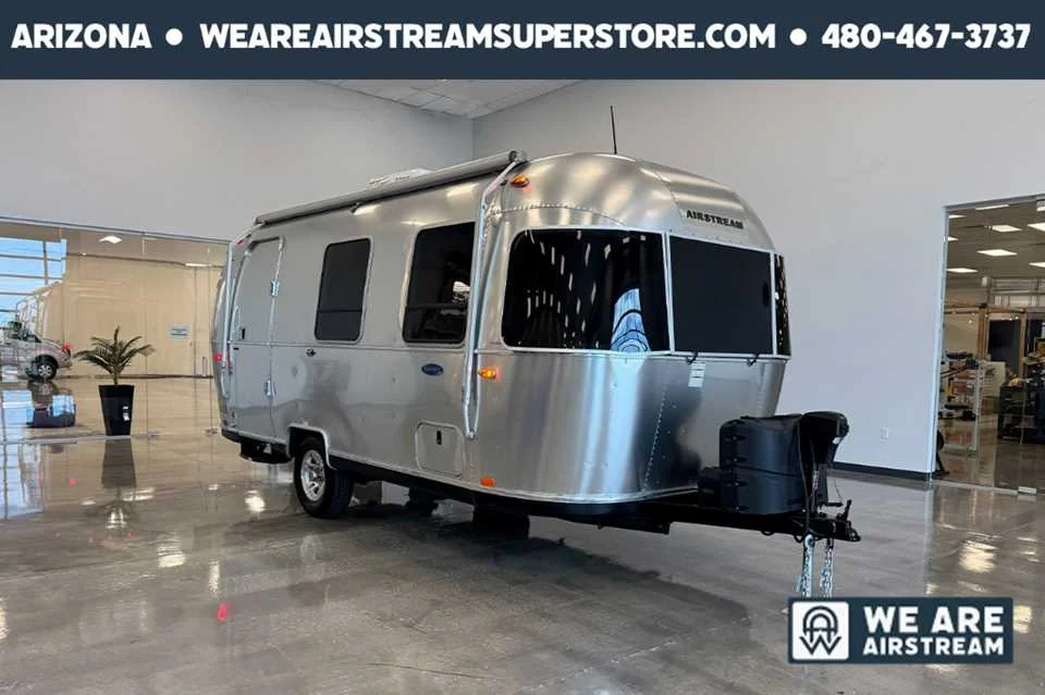 Used 2016 SILVER AIRSTREAM  image 1