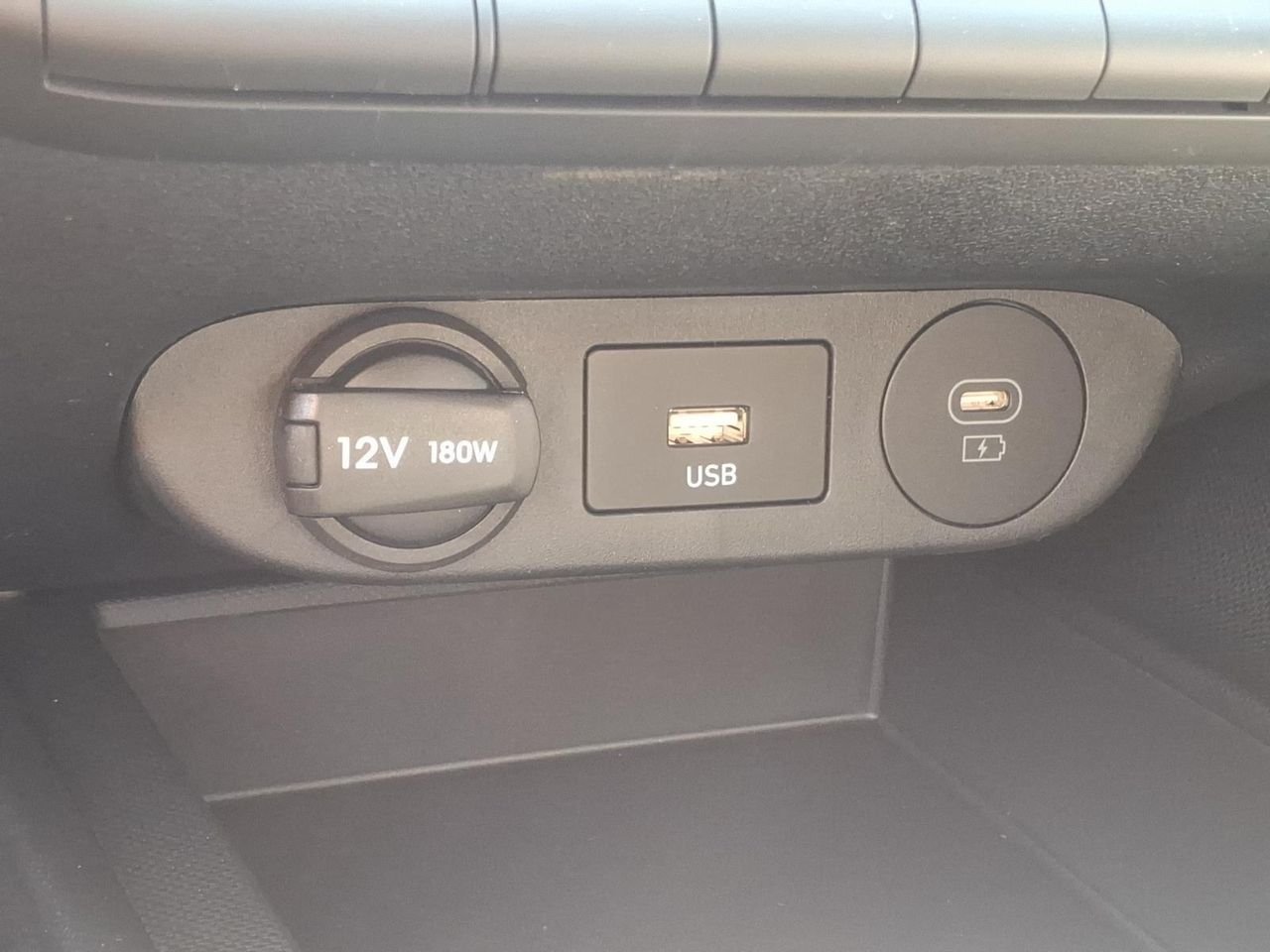 New 2026 Serenity White Hyundai SE image 29