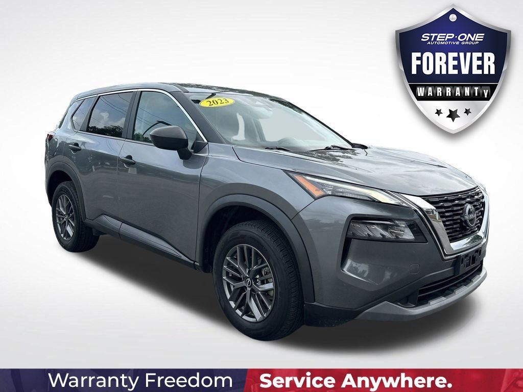 Used 2023 Gray Nissan S image 9