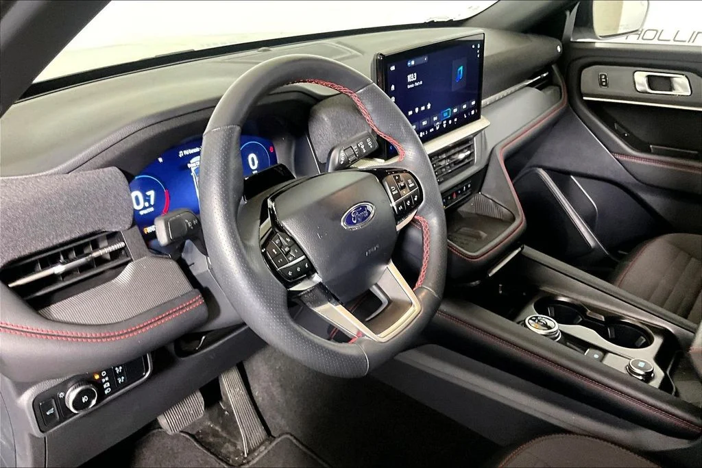 Used 2025 White Metallic Ford ST-Line image 10