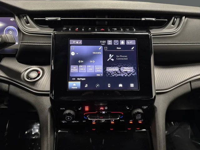 Used 2023 Velvet Jeep Altitude X image 8