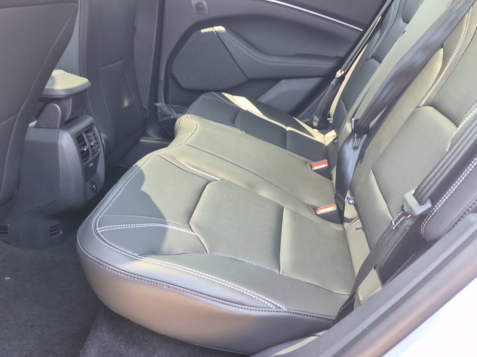 New 2026 Glacier Gray Metallic Tri-coat Ford Premium image 16