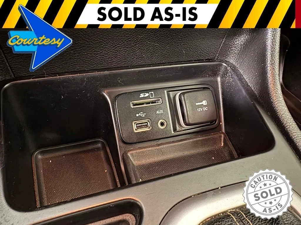 Used 2018 Silver Jeep Latitude Plus image 33