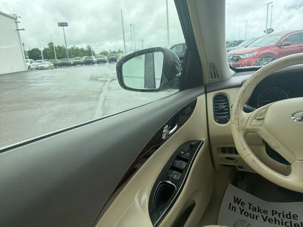 Used 2014 White INFINITI Journey image 18