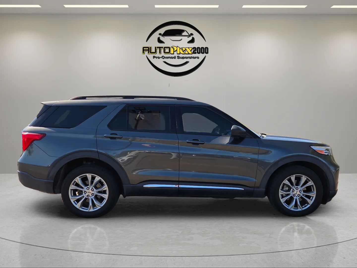 Used 2020 Gray Ford XLT image 8