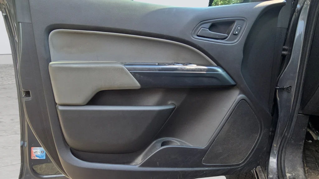 Used 2016 Gray Chevrolet Work Truck image 14