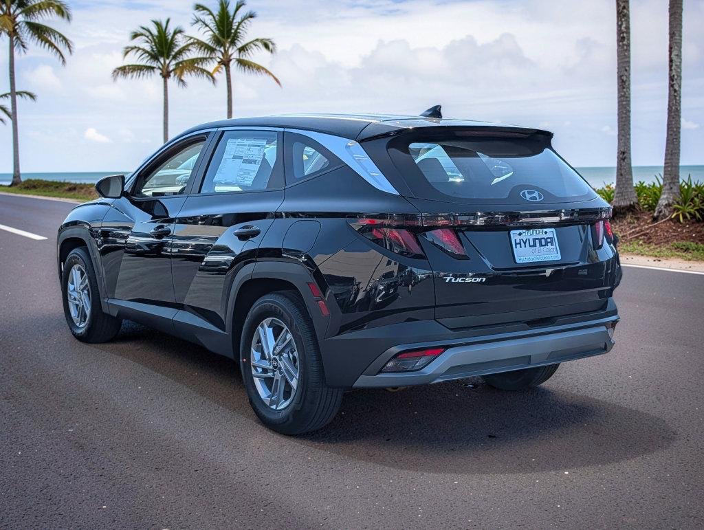 New 2026 Black Hyundai SE FWD image 7