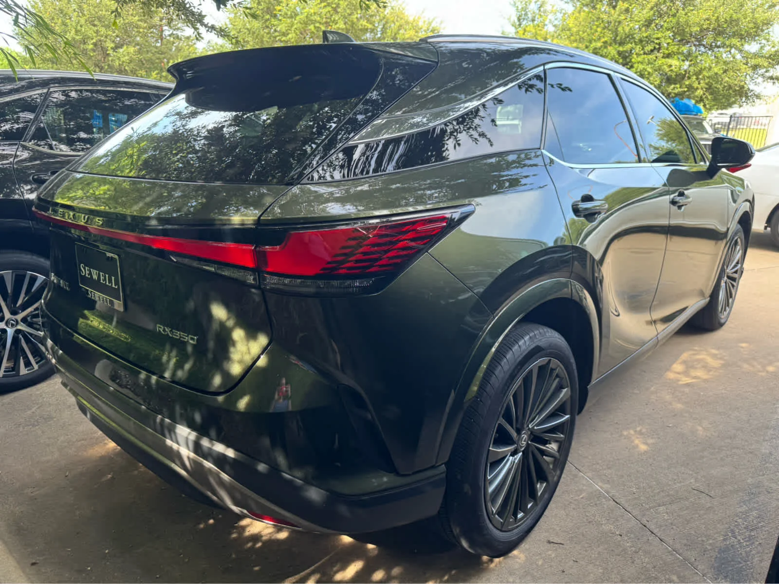 Used 2025 Nori Green Pearl Lexus Premium image 5