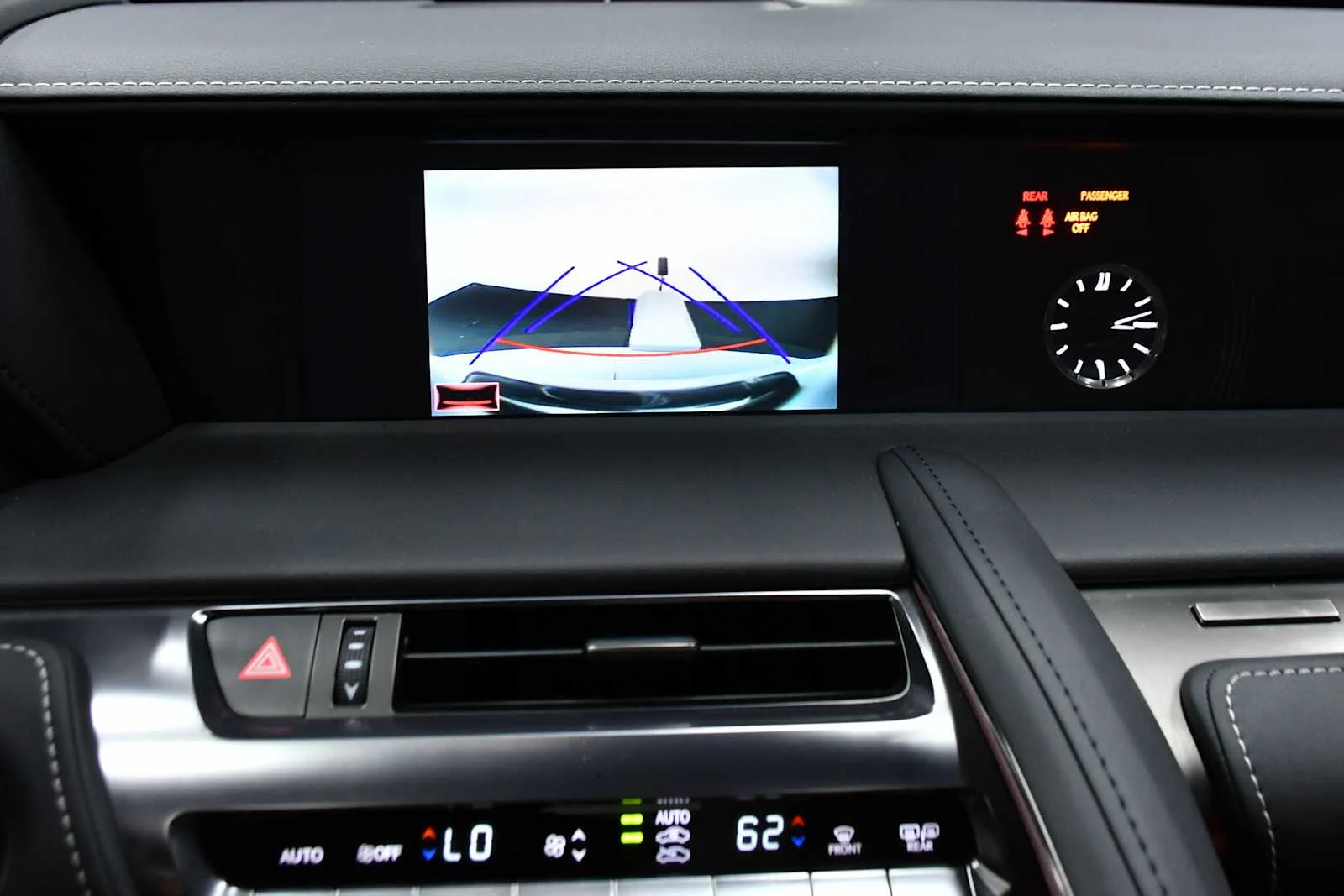 Certified Used 2021 ULTRA WHITE Lexus  image 17