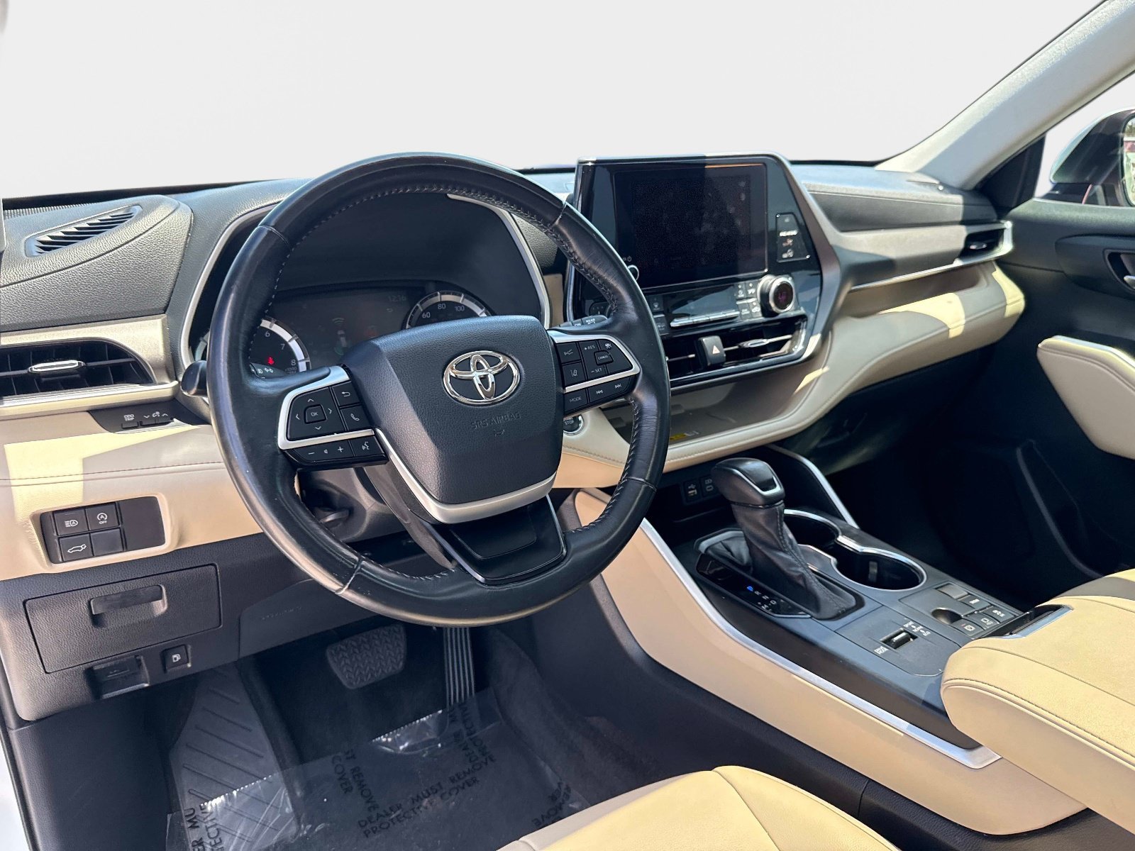 Used 2023 Wind Chill Pearl Toyota XLE image 15