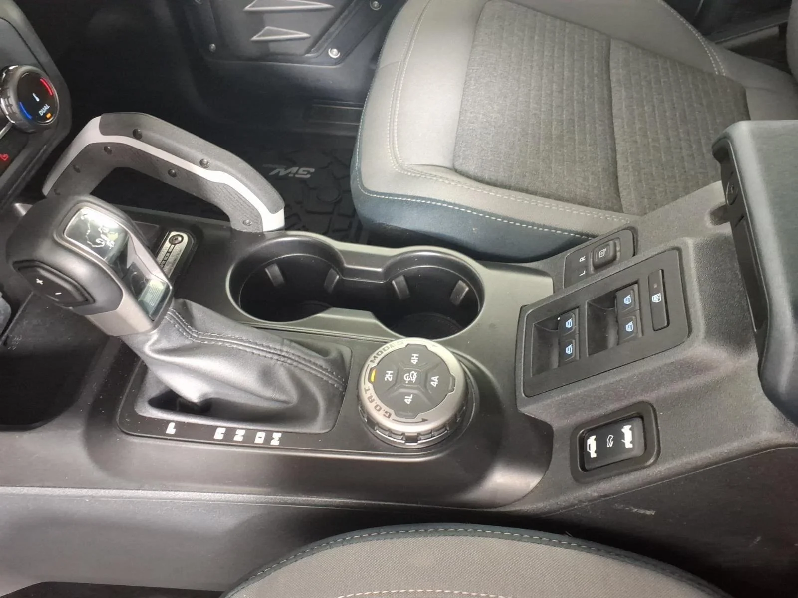 Used 2022 Oxford White Ford Outer Banks Advanced image 8