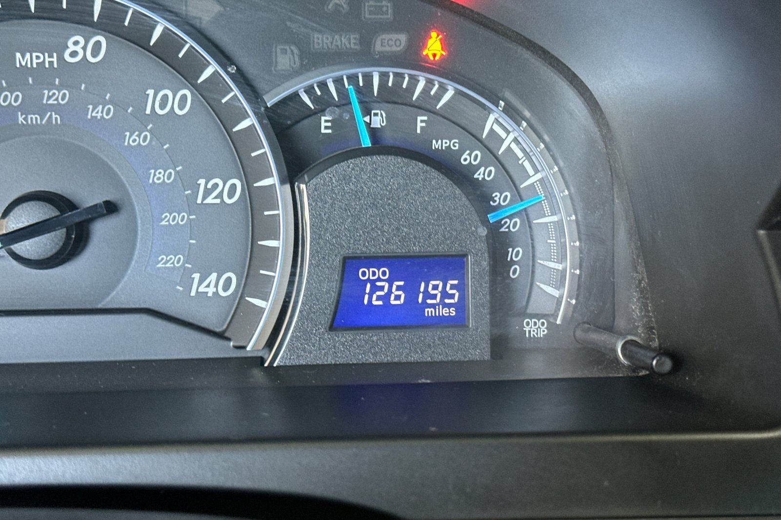Used 2014 Silver Toyota XLE image 28