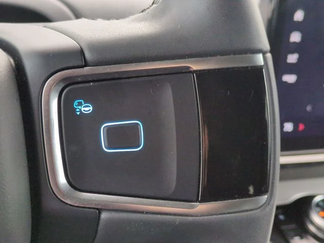 Used 2025 White Ford Active image 17