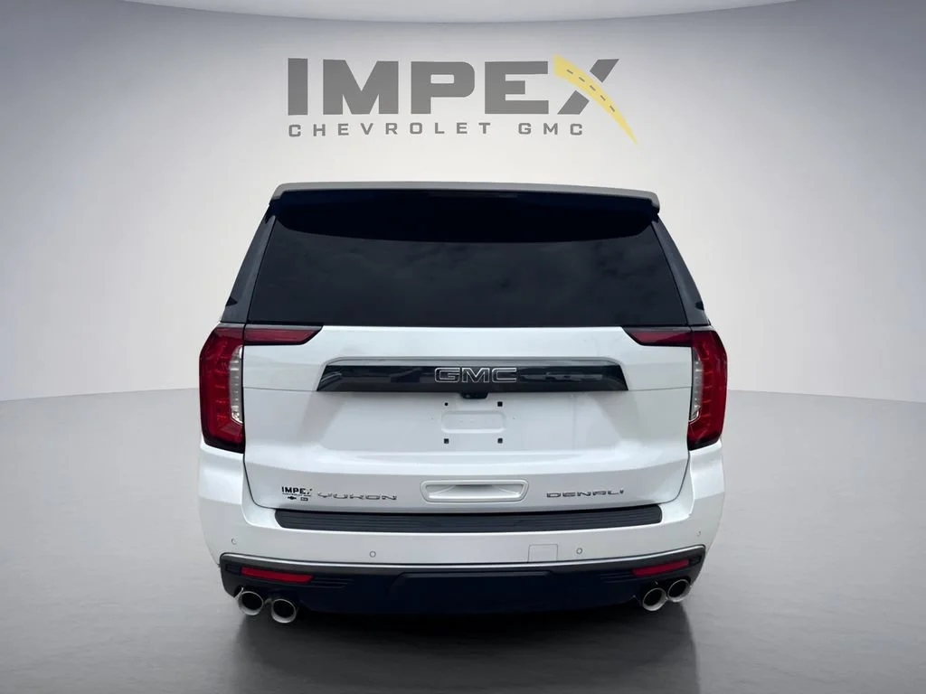 Used 2023 White Frost Tricoat GMC Denali Ultimate image 4