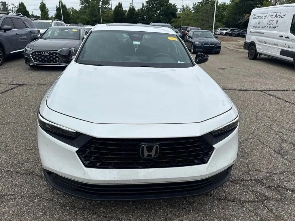 Used 2023 Platinum White Pearl Honda Sport image 2