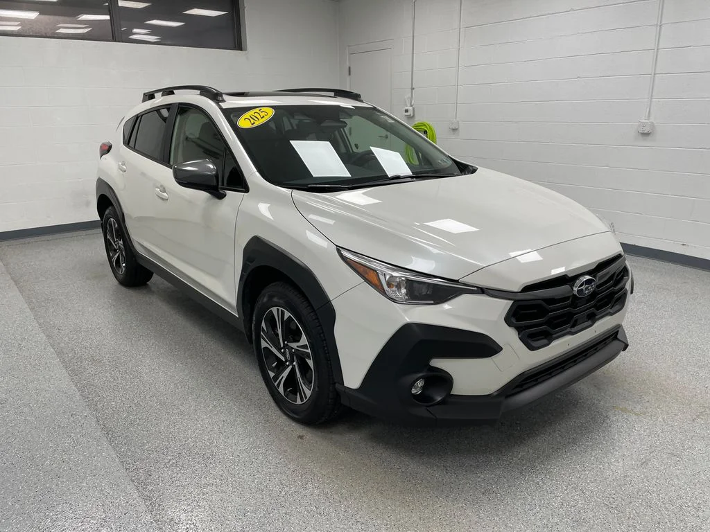 Used 2025 Crystal White Pearl Subaru Premium image 4