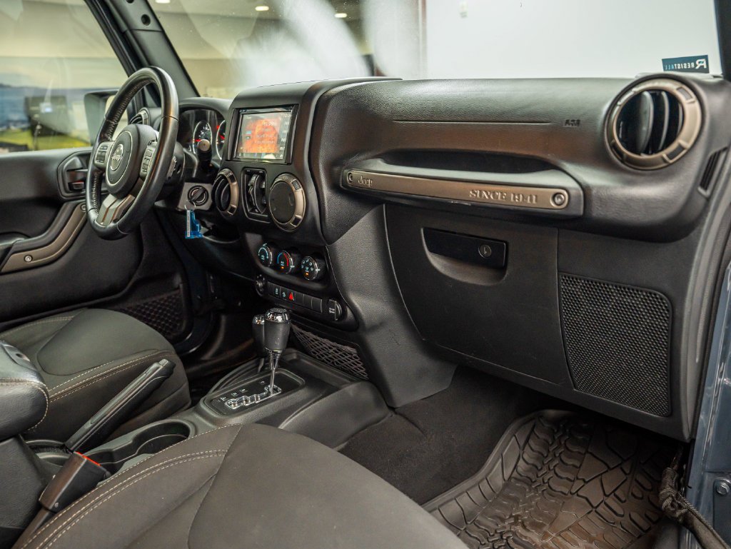 Used 2018 Rhino Clearcoat Jeep Unlimited Sport image 35