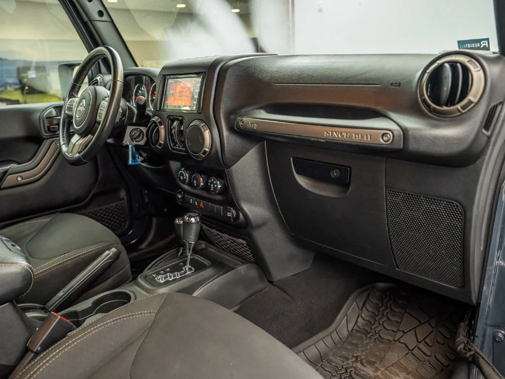 Used 2018 Rhino Clearcoat Jeep Unlimited Sport image 35