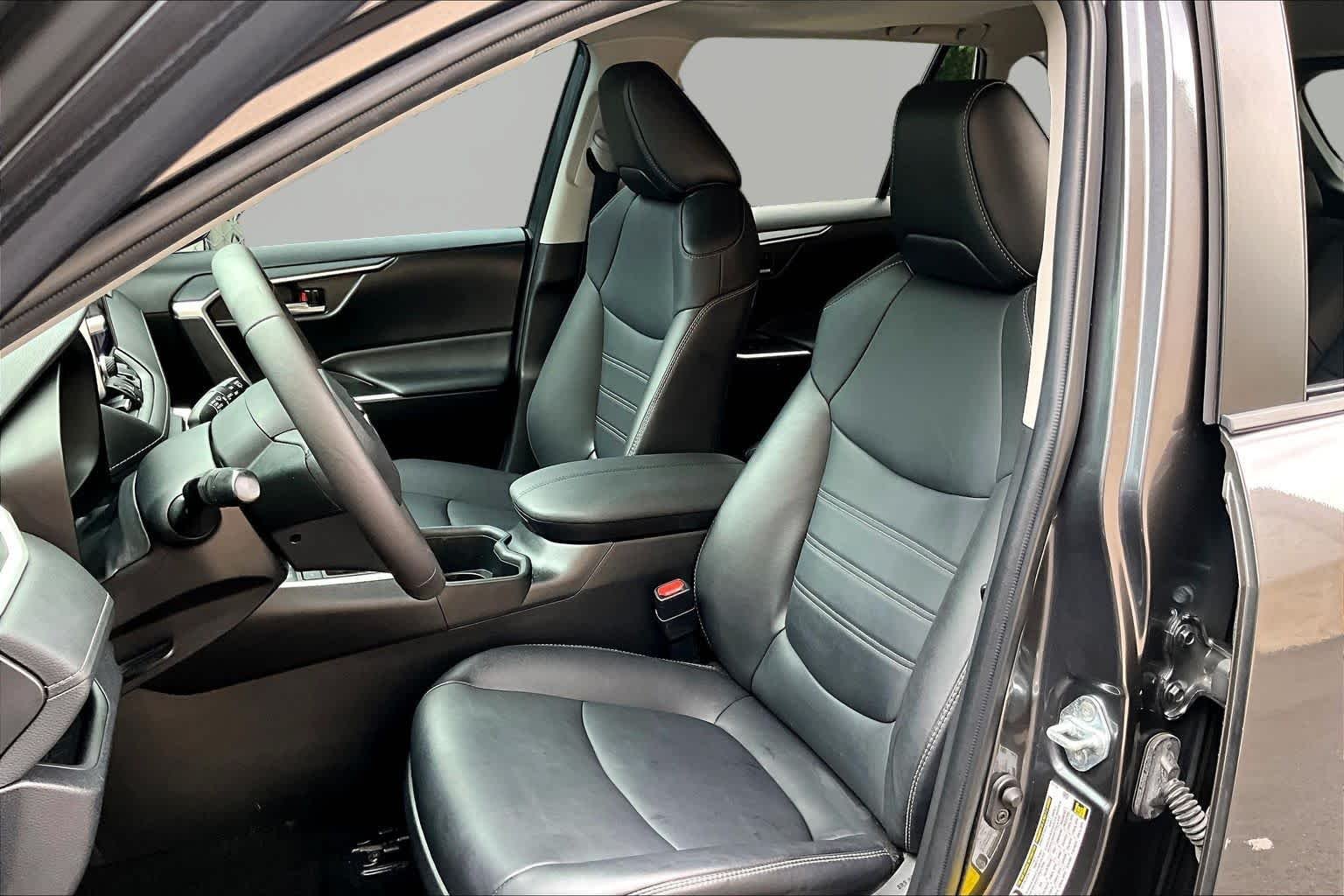 Used 2023 Magnetic Gray Metallic Toyota XLE Premium image 8