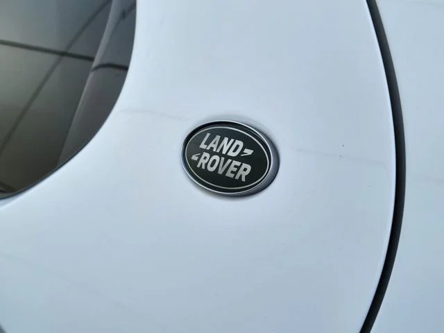 Used 2025 Fuji White Land Rover Dynamic SE image 51