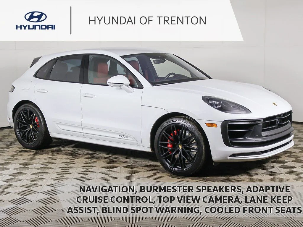 2024 Porsche Macan GTS's photo