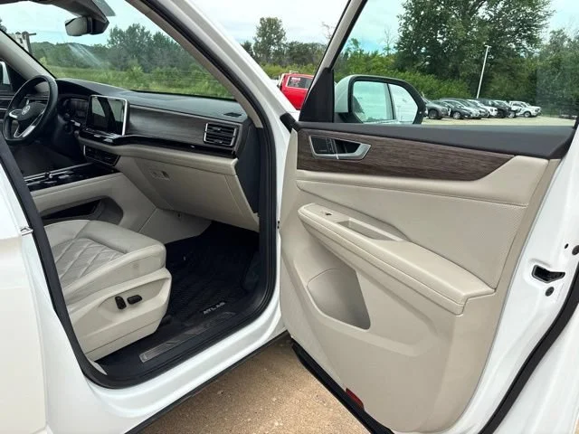 Used 2024 White Volkswagen 2.0T SEL Premium R-Line image 43