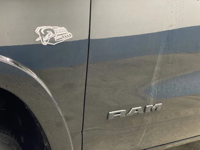 New 2026 Diamond Black Crystal Pearl-Coat Exterior Paint RAM Big Horn/Lone Star image 39