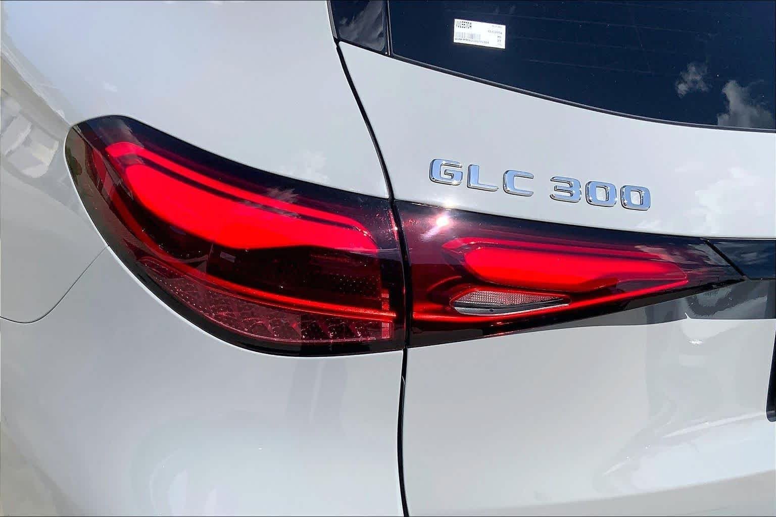 New 2027 MANUFAKTUR Alpine Grey Mercedes-Benz GLC 300 image 14