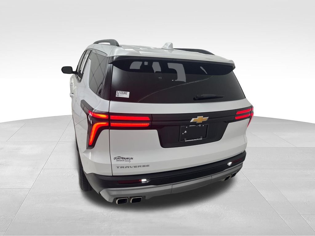 Used 2025 White Chevrolet LT image 4