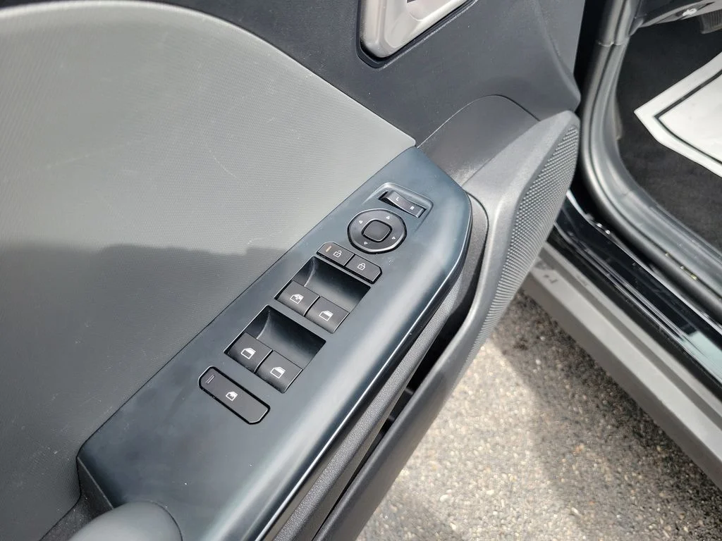 2025 Kia K4 LXS - Photo 24