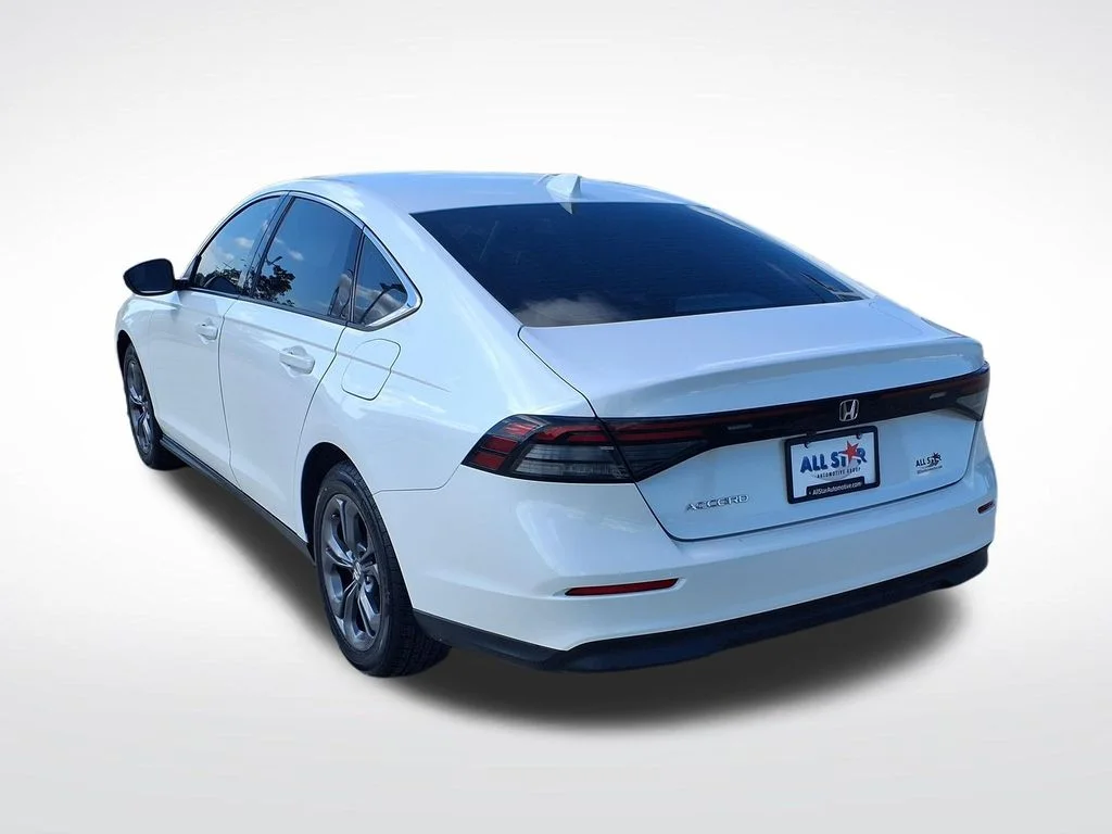 Used 2023 White Honda EX image 5