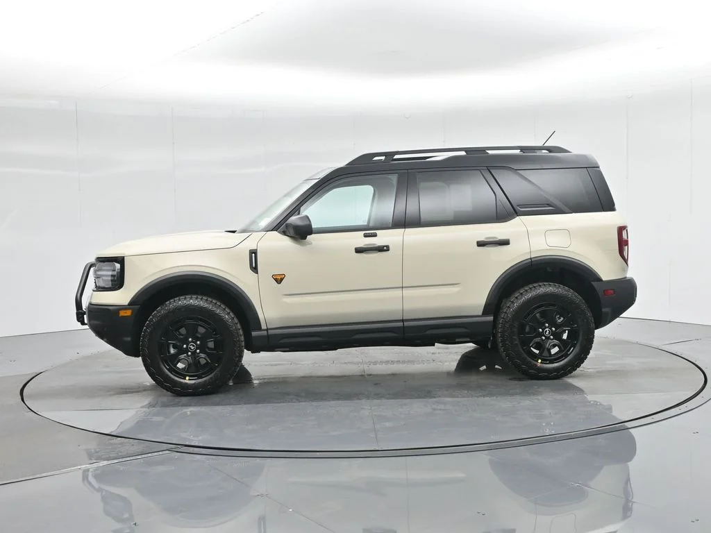 New 2025 Desert Sand Ford Badlands image 29